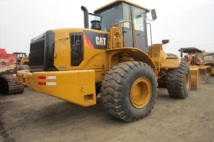 Chargeuse Caterpillar 950G - Location engin chargeuse sur pneus à Douala